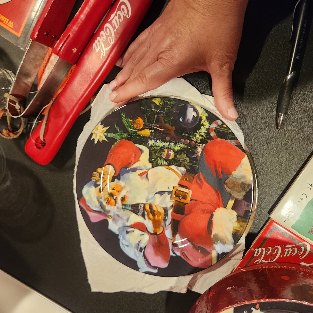Coca-Cola Santa Claus Plates Set Of 4 - Picture 4 of 6